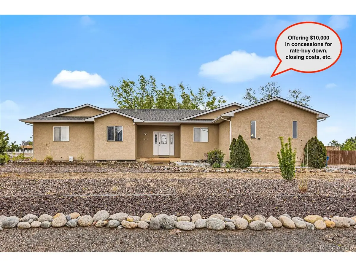 1015 W Stallion Dr, Pueblo West, CO 81007 - Image #1