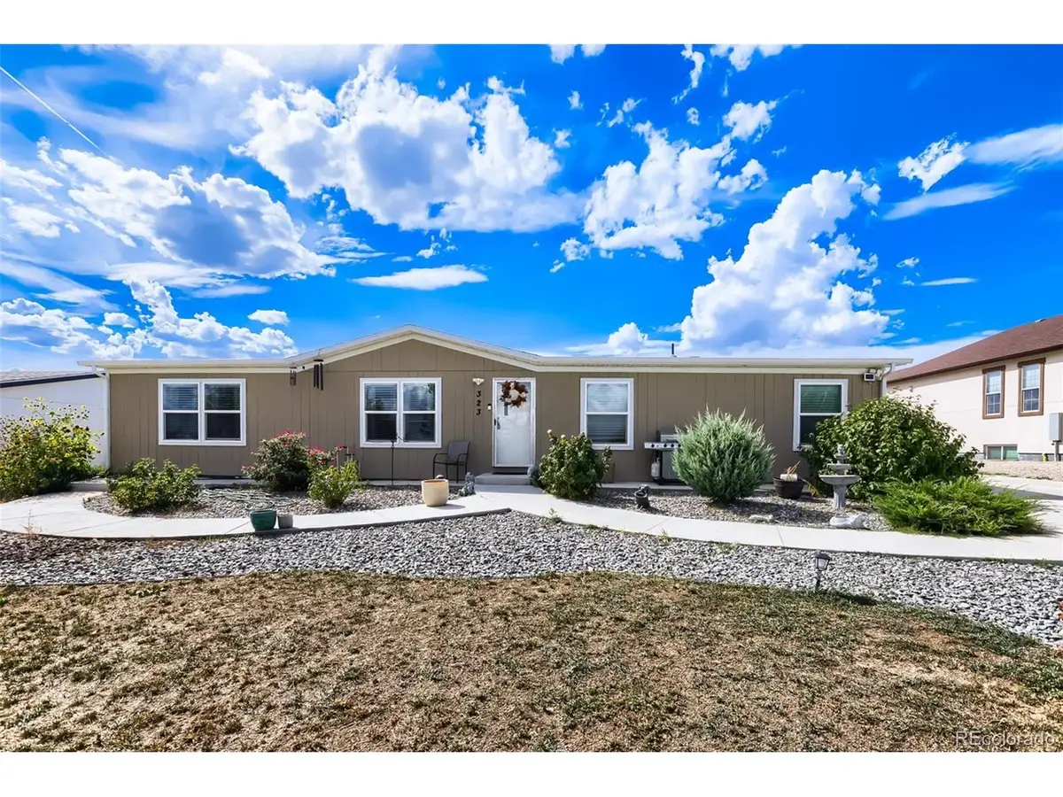 323 N Cedar St, Keenesburg, CO 80643 - #1