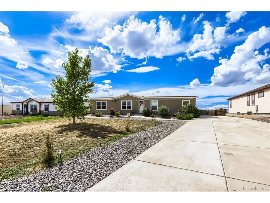 323 N Cedar St, Keenesburg, CO 80643 - #2