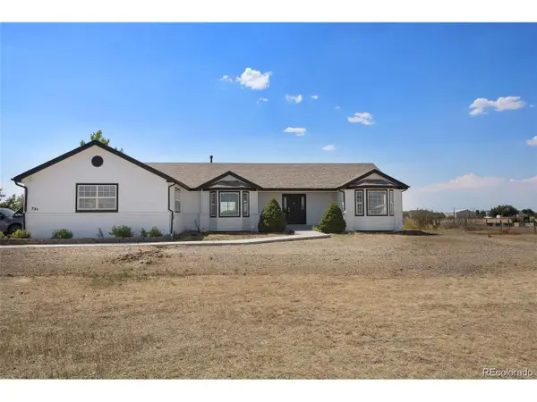 731 Shoshone St, Strasburg, CO 80136