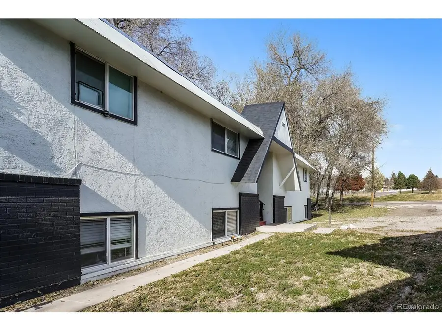 2107 Preuss Rd, Colorado Springs, CO 80910 - #2