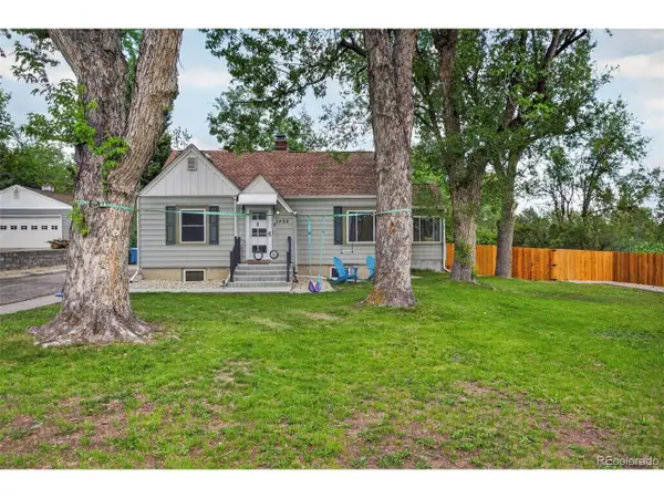 1050 Pikeview St, Lakewood, CO 80215