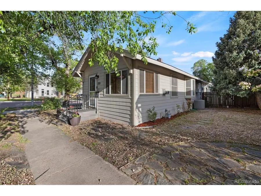 229 E Washington St, Colorado Springs, CO 80907 - #2
