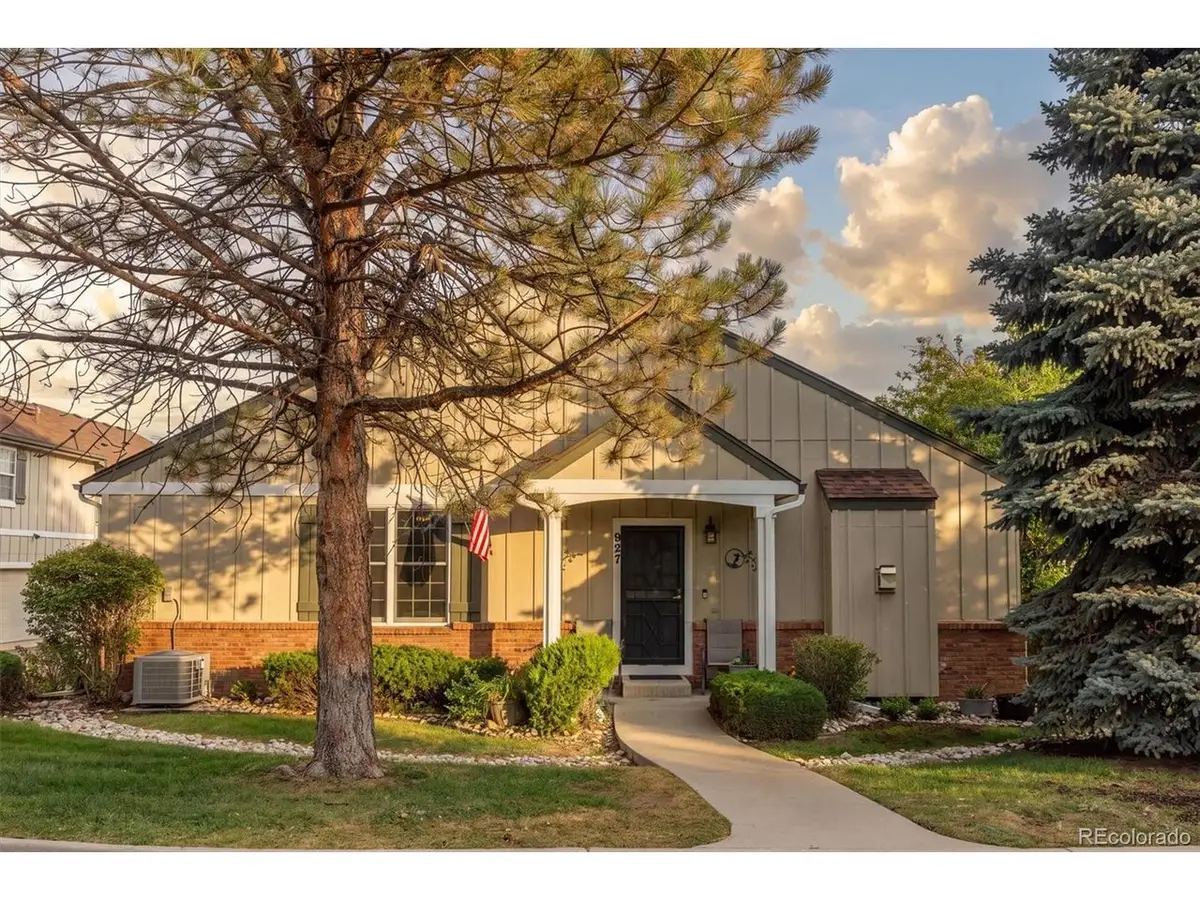 927 S Evanston Cir, Aurora, CO 80012 - #1