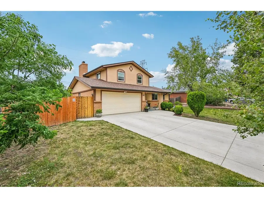 392 Zion St, Aurora, CO 80011 - #3