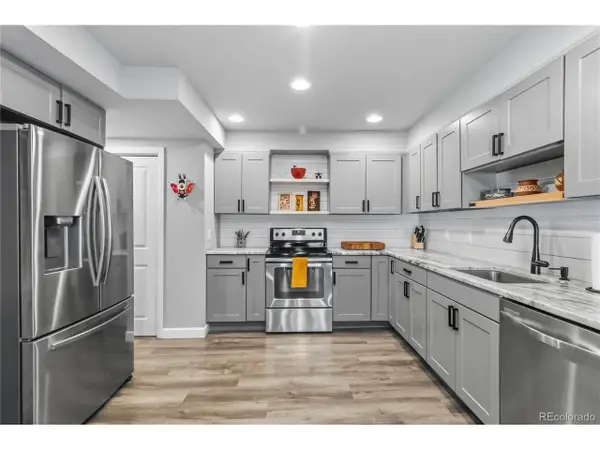 2556 E Easter Ave, Littleton, CO 80122