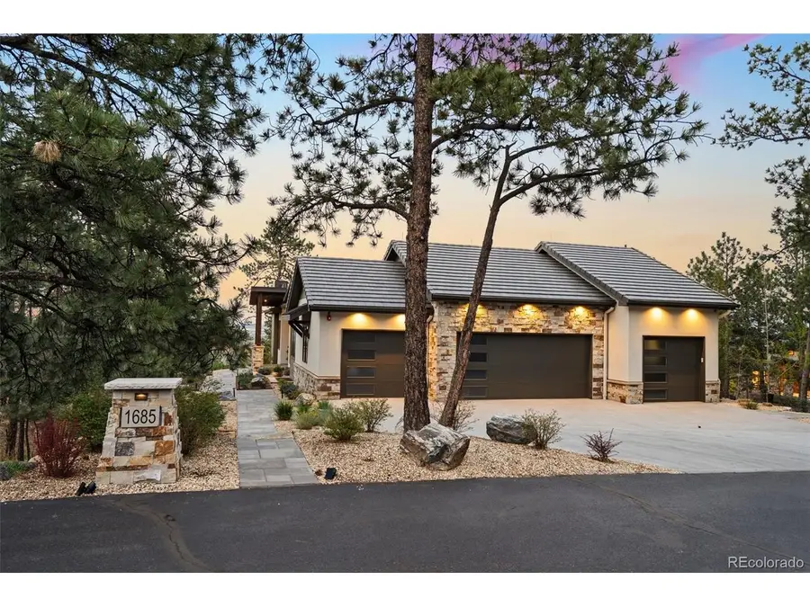 1685 Oakmoor Hts, Colorado Springs, CO 80906 - #2