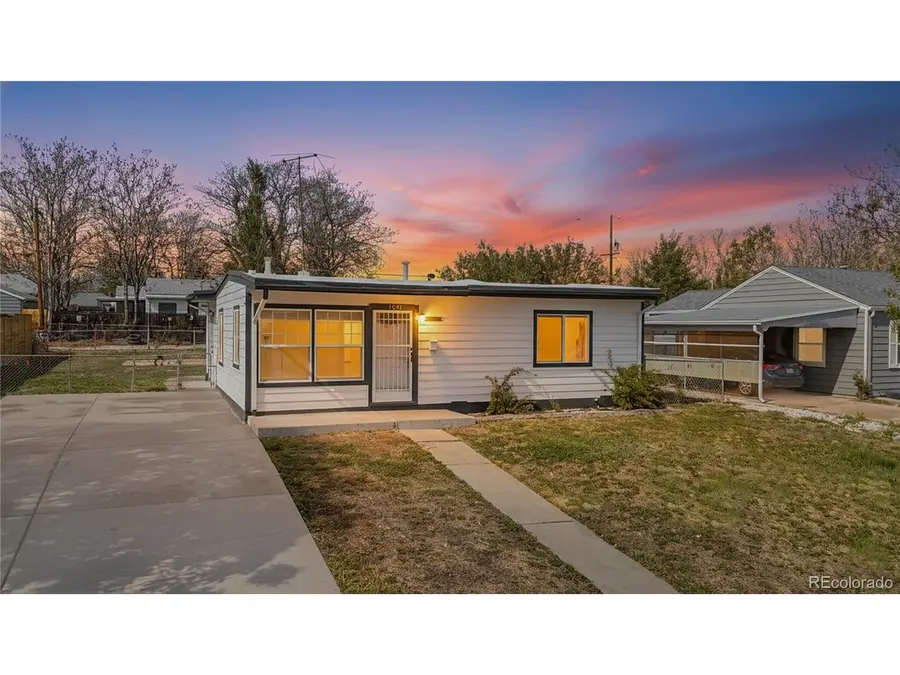 1631 W Hoye Pl, Denver, CO 80223 - #2
