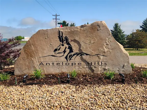 865 Antelope E Dr, Bennett, CO 80102