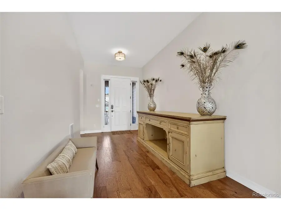 27560 E Lakeview Dr, Aurora, CO 80016 - Image #3