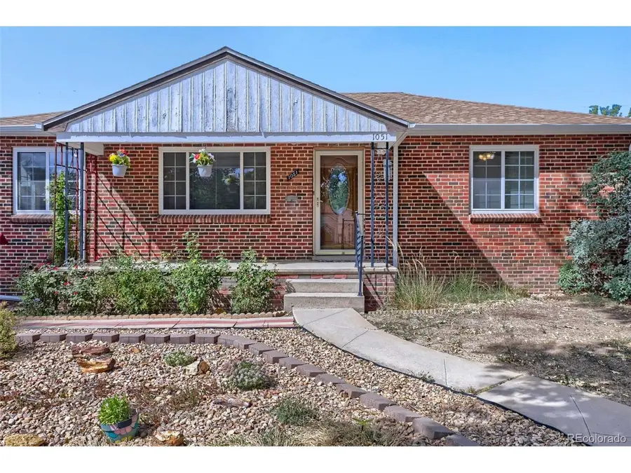 1051 Macon St, Aurora, CO 80010 - #2