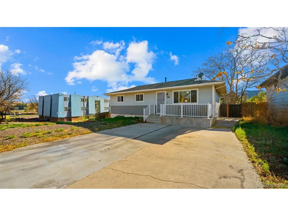 946 Hutchinson Dr, Colorado Springs, CO 80910 - #1