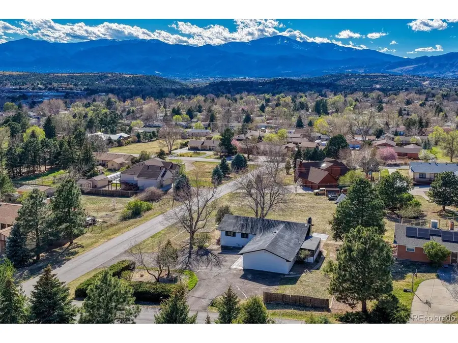 4770 Diamond Dr, Colorado Springs, CO 80918 - #2