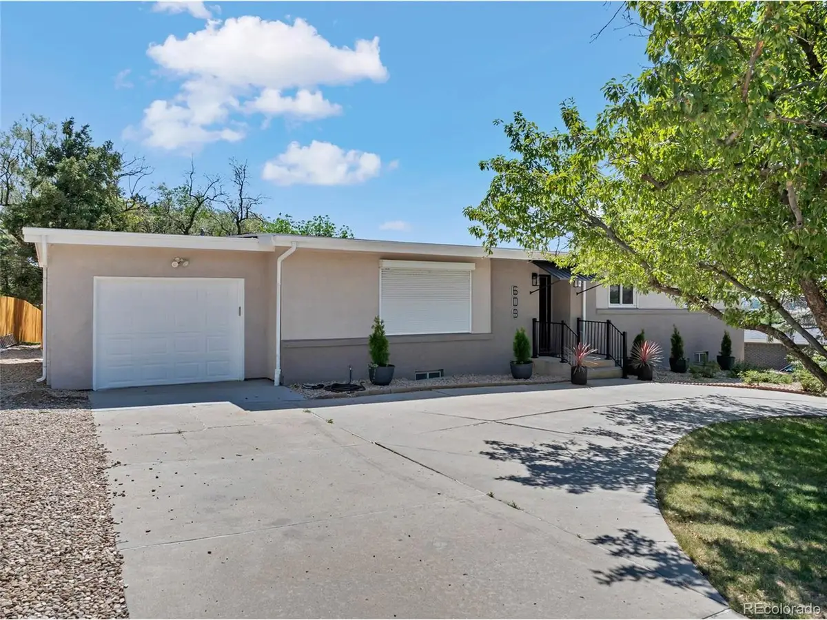 609 Crestridge Ave, Colorado Springs, CO 80906 - #1