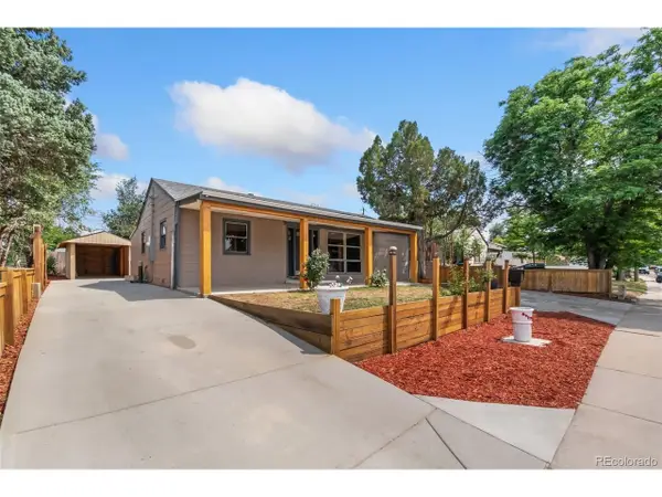 886 Kingston St, Aurora, CO 80010