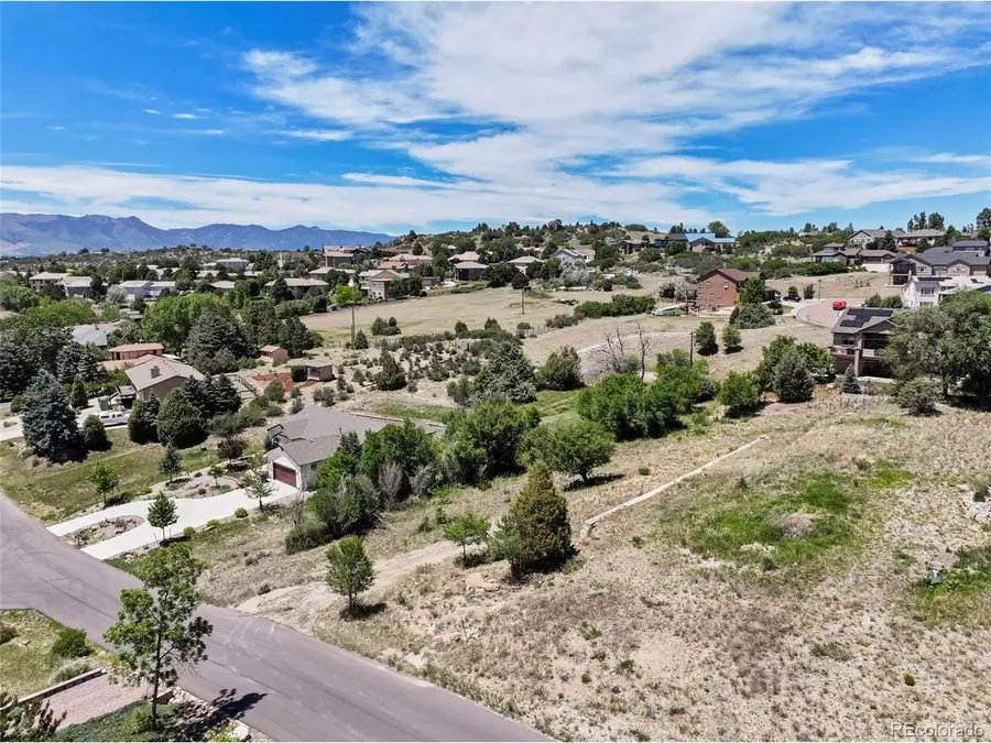 4640 Emerald Dr, Colorado Springs, CO 80918 - #3