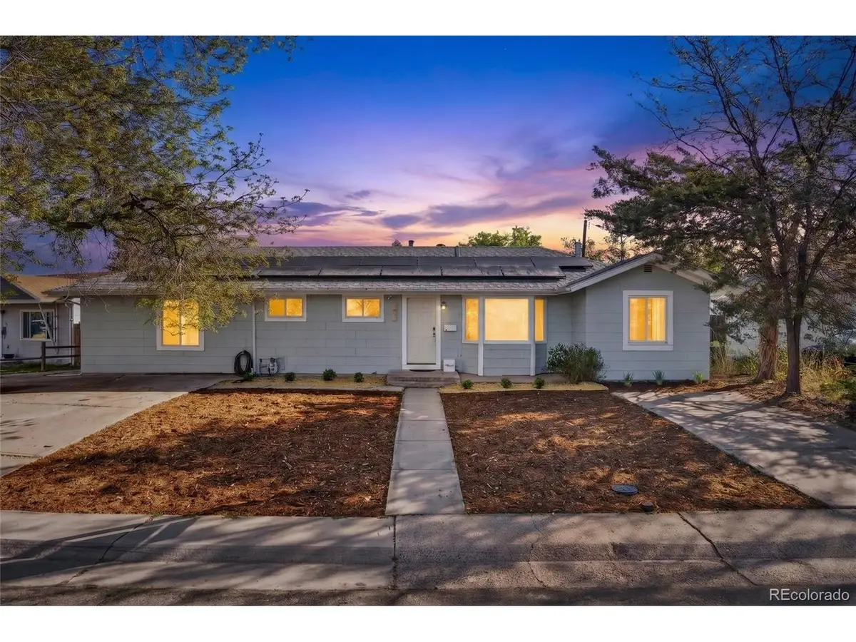 730 Newark St, Aurora, CO 80010 - #1