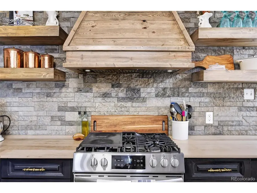 730 Newark St, Aurora, CO 80010 - #3