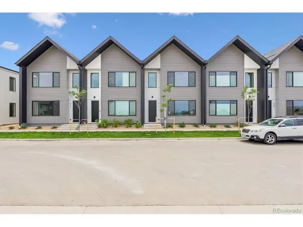 921 Edge Cir, Longmont, CO 80501