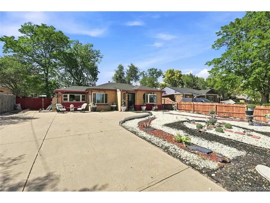 2065 Syracuse St, Denver, CO 80207 - #2