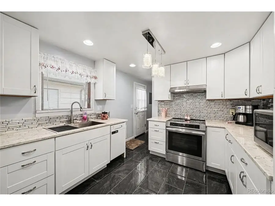 8 Elizabeth Ct, Longmont, CO 80501 - #2