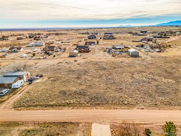 872 E Waverly Dr, Pueblo, CO 81007