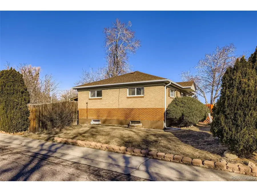 382 Linda Sue Ln, Northglenn, CO 80233 - Image #3