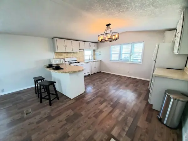 221 W 57th St #B32, Loveland, CO 80538