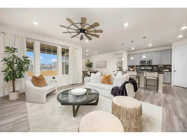 1056 S Elk Way, Aurora, CO 80018