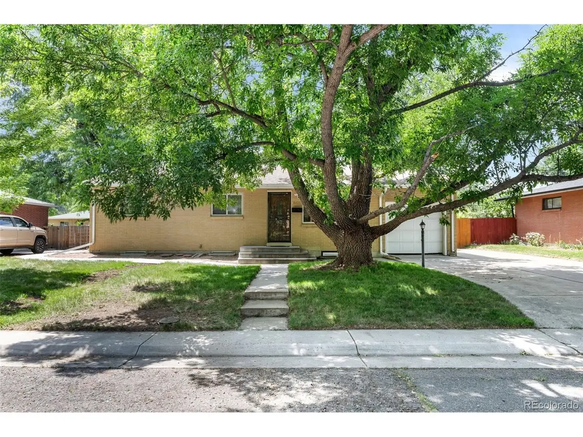 6421 Iris Ct, Arvada, CO 80004 - #1