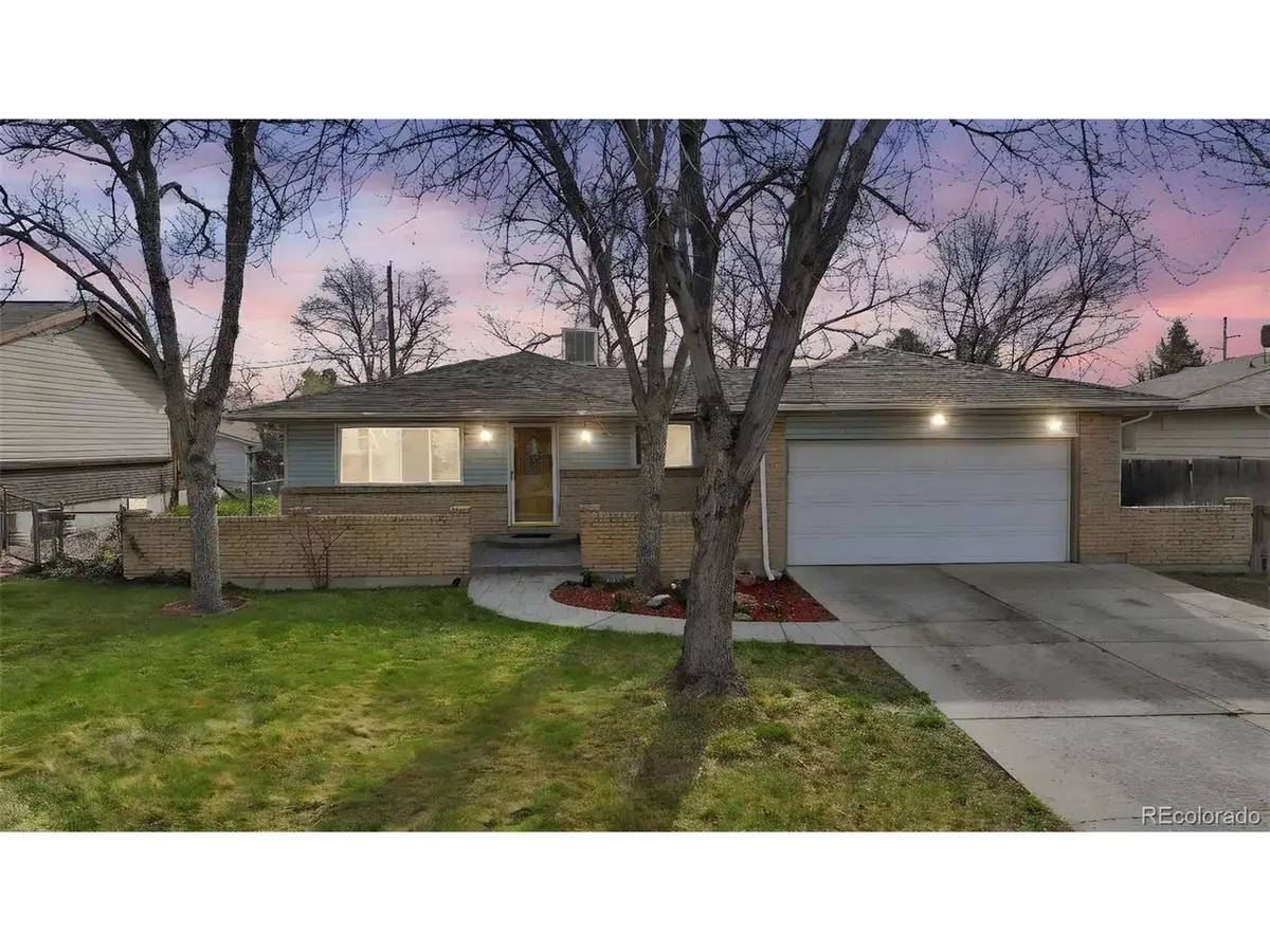 1042 S Holland Ct, Lakewood, CO 80226 - #1