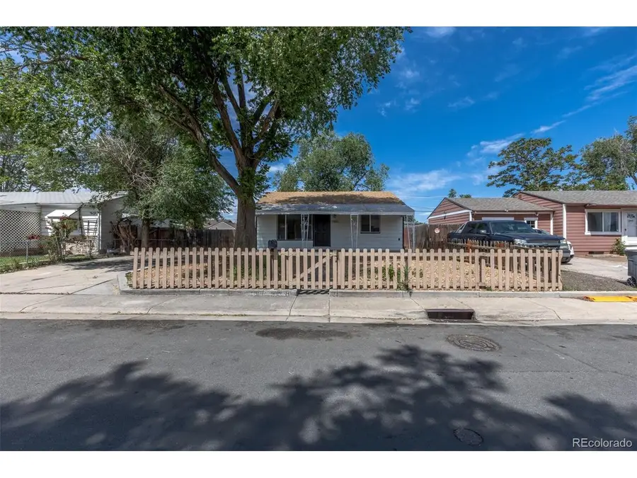 7855 Newport St, Commerce City, CO 80022 - #3