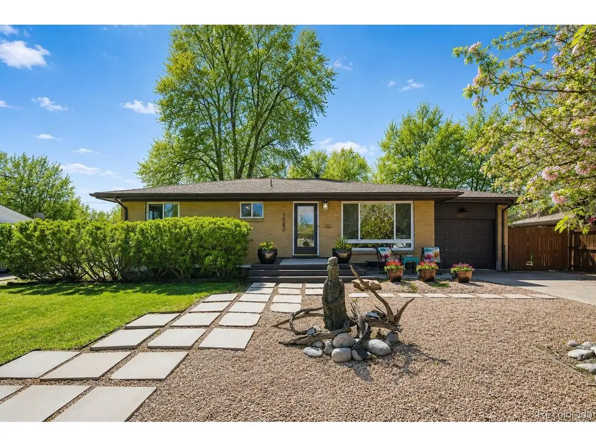 7540 W Calahan Ave, Lakewood, CO 80232 - #1