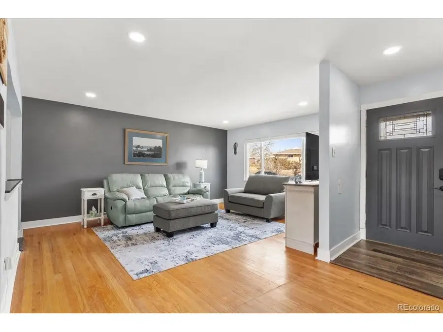 921 S Taft St, Lakewood, CO 80228 - #3