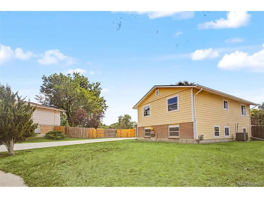 3009 S Dayton Ct, Denver, CO 80231 - #2