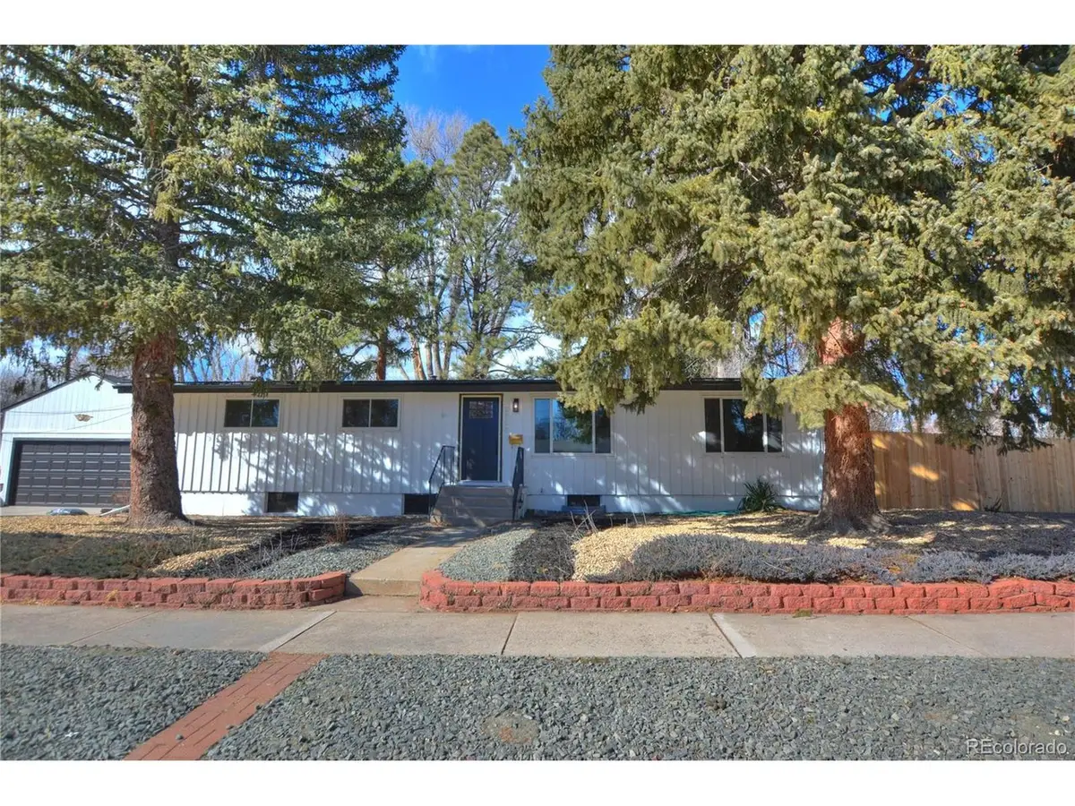 2708 Pennsylvania Ave, Colorado Springs, CO 80907 - #1