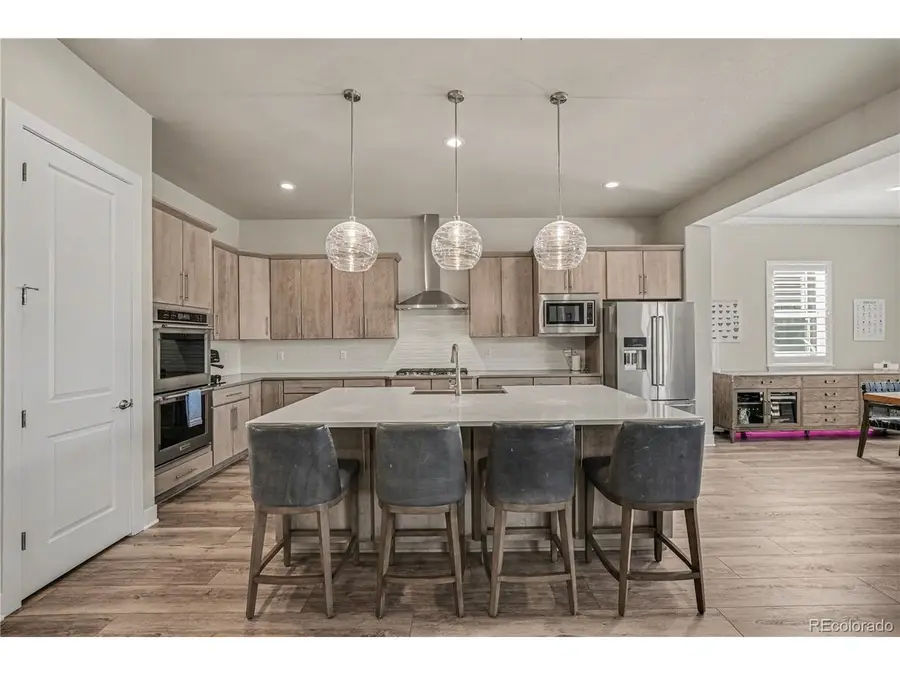 27600 E Lakeview Dr, Aurora, CO 80016 - Image #2