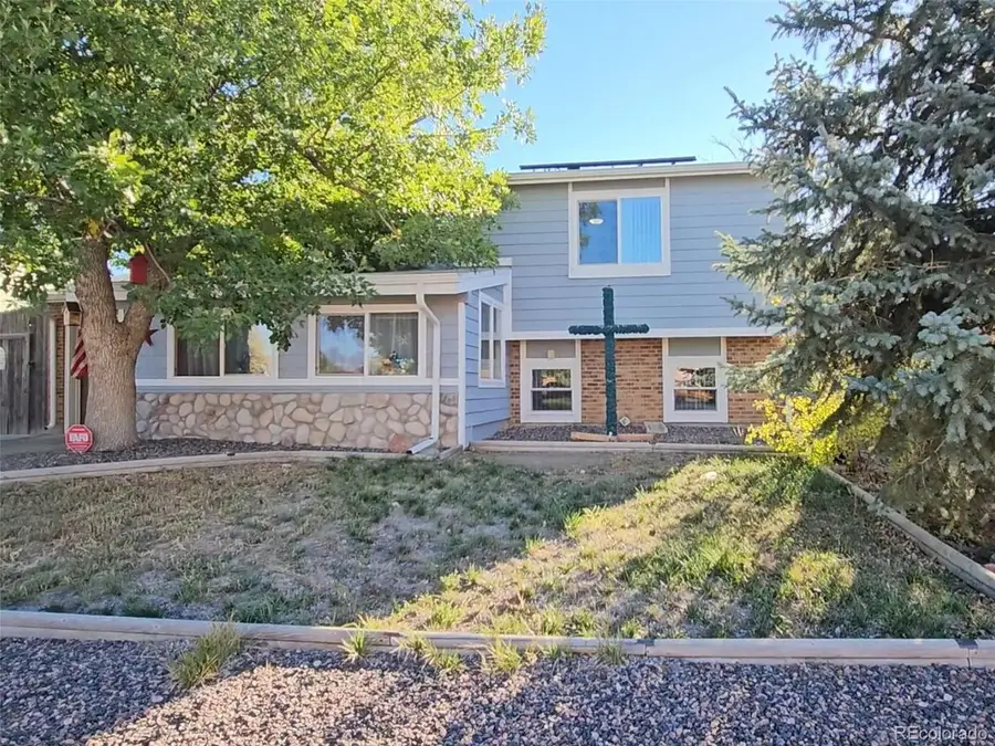 232 Harrison Dr, Bennett, CO 80102 - #2