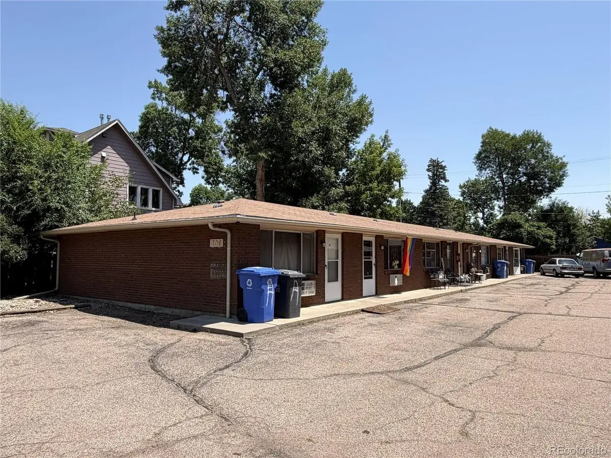208 S Jefferson Ave, Loveland, CO 80537 - #1
