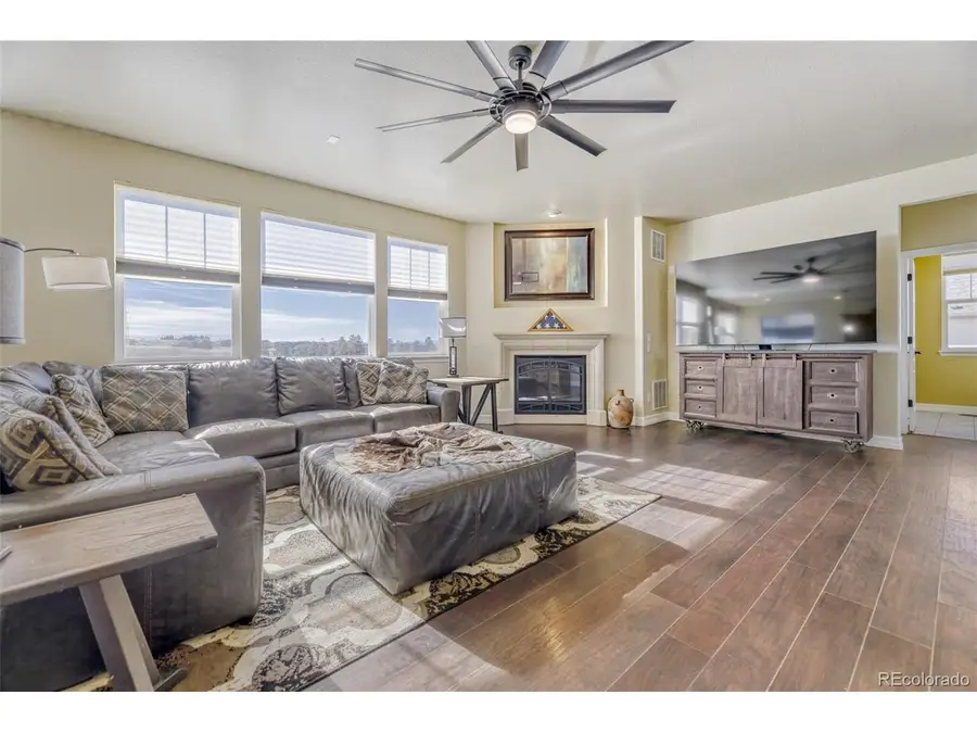 8247 S Country Club Pkwy, Aurora, CO 80016 - Image #3