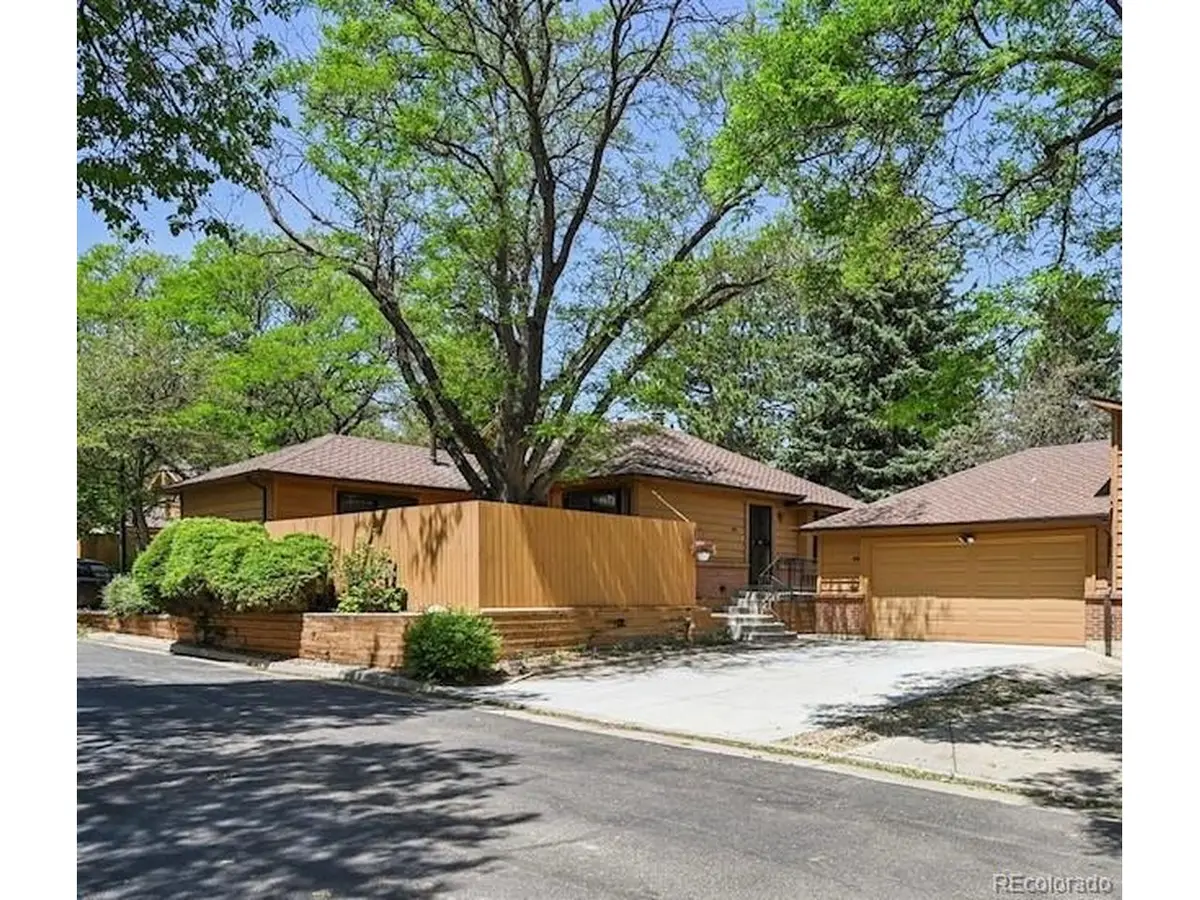 82 S Eagle Cir, Aurora, CO 80012 - #1