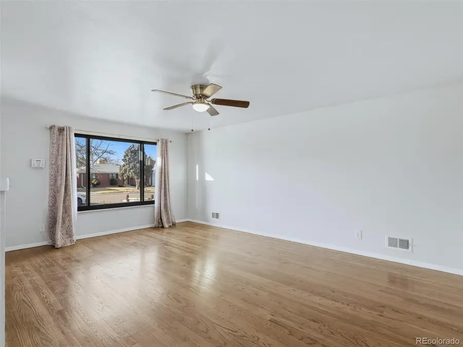 3206 Vaughn N St, Aurora, CO 80011 - Image #2