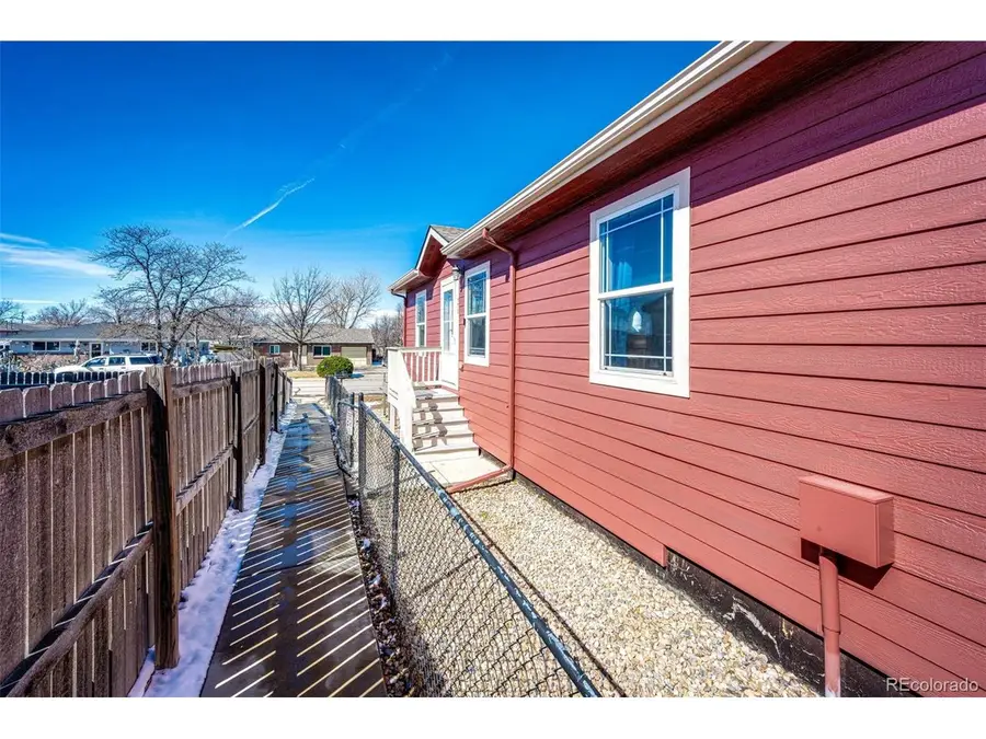 570 4th St, Bennett, CO 80102 - #2