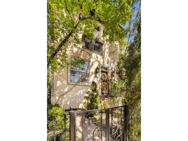 2527 Tremont Pl, Denver, CO 80205