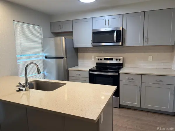 1439 Norfolk St, Aurora, CO 80011
