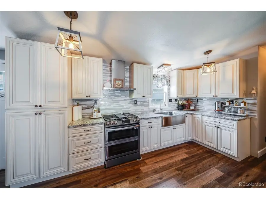109 Larch Dr, Log Lane Village, CO 80705 - #2