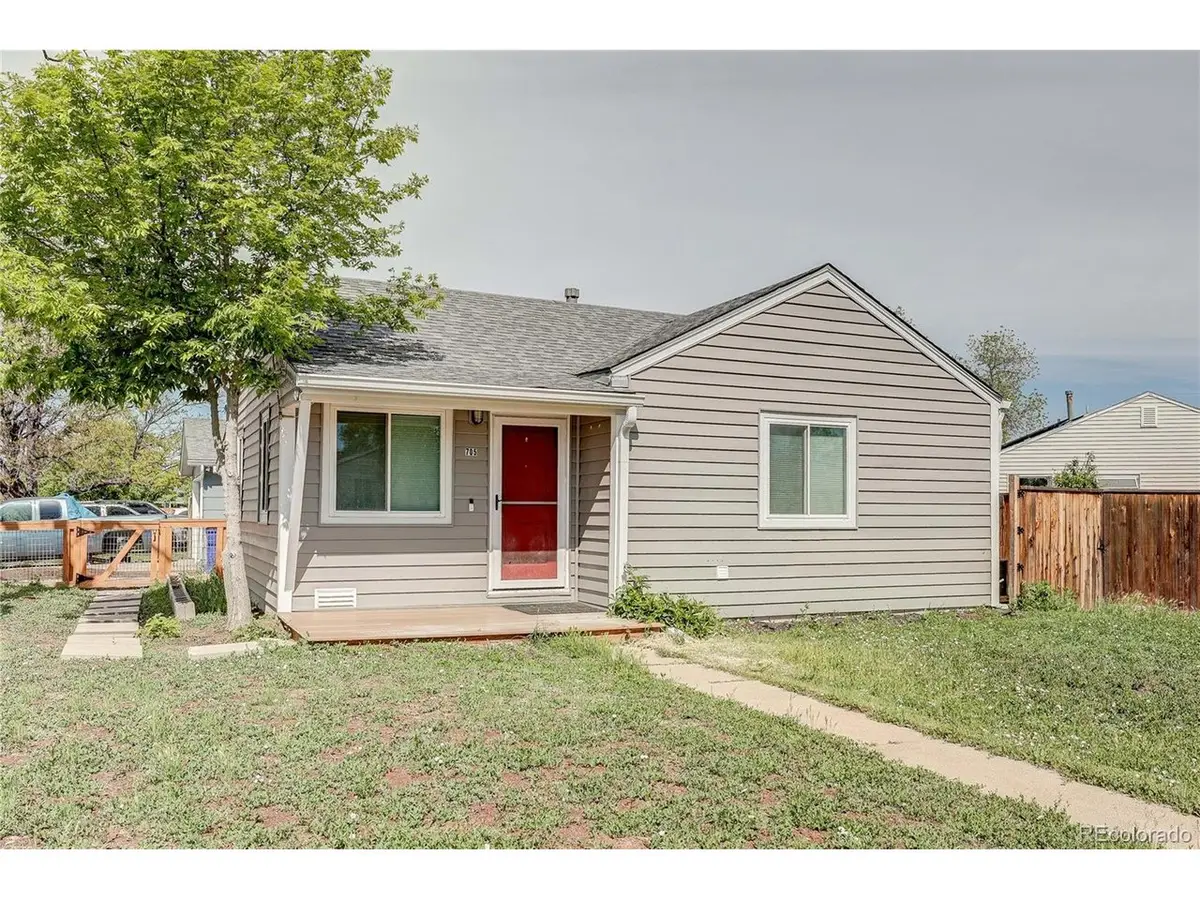 705 Newark St, Aurora, CO 80010 - #1