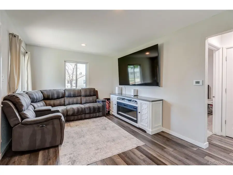 705 Newark St, Aurora, CO 80010 - #3