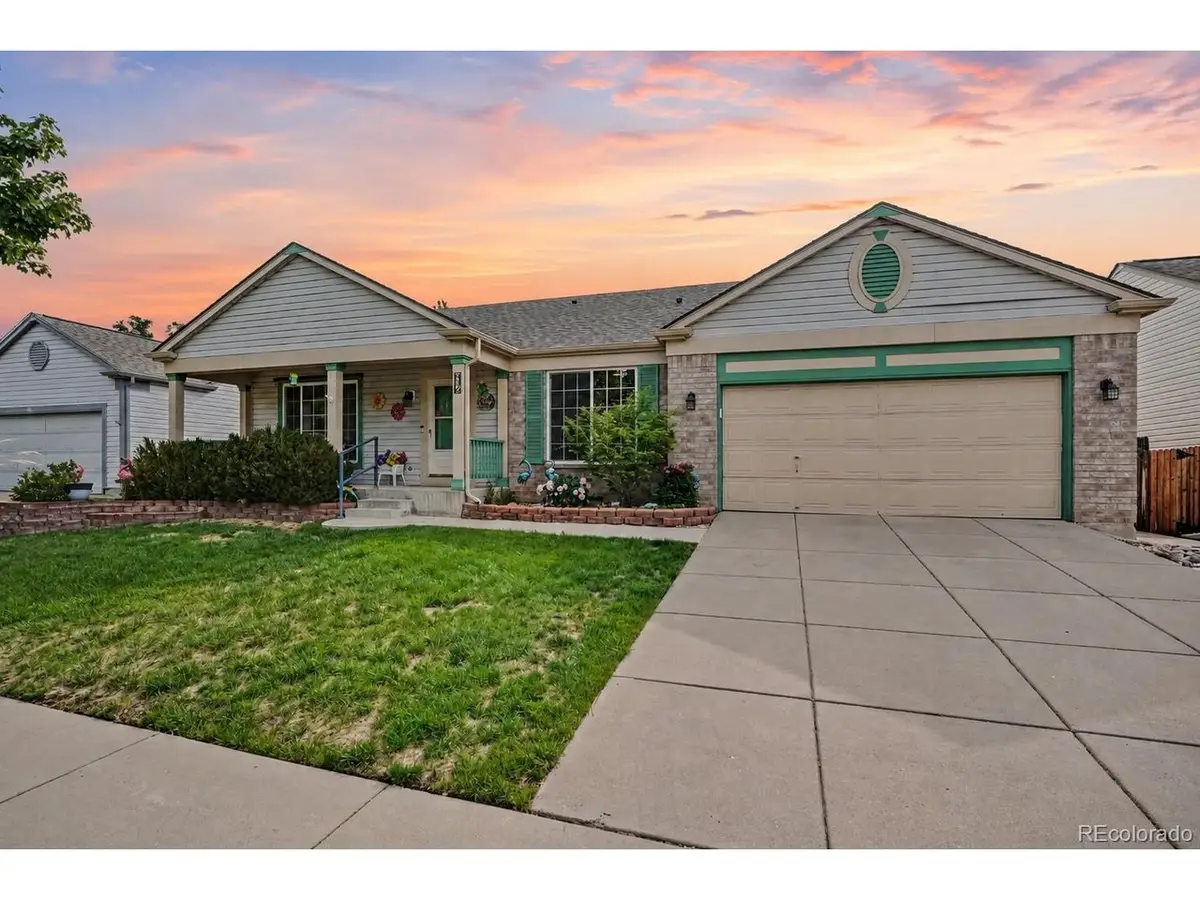3370 S Newcombe Ct, Lakewood, CO 80227 - #1