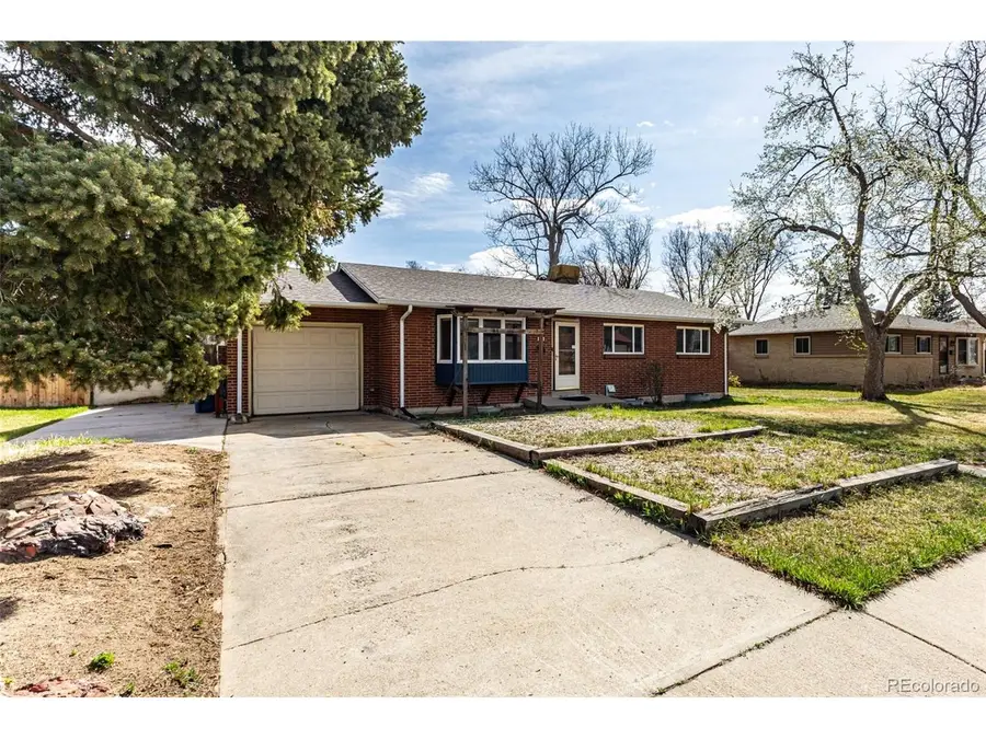 40 Dover St, Lakewood, CO 80226 - #2